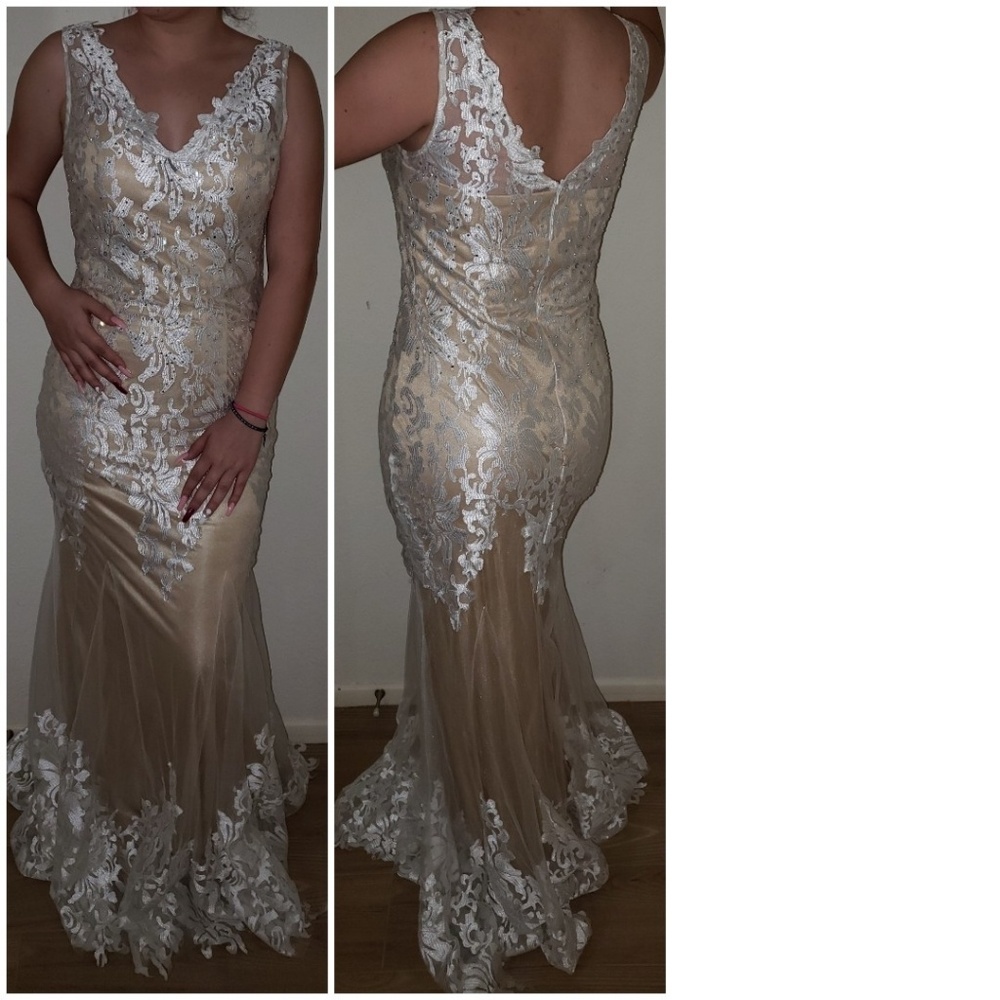 Selling this amazing pearl/nude color long dress.